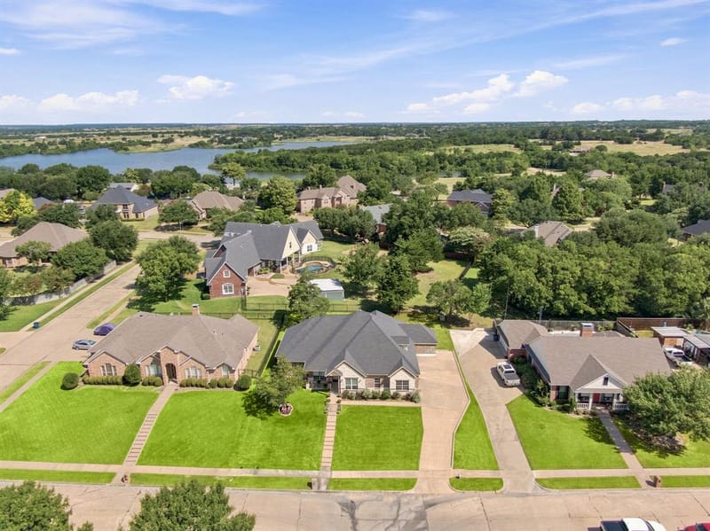 1906 Clearview Drive, Ennis TX 75119 - Photo 38
