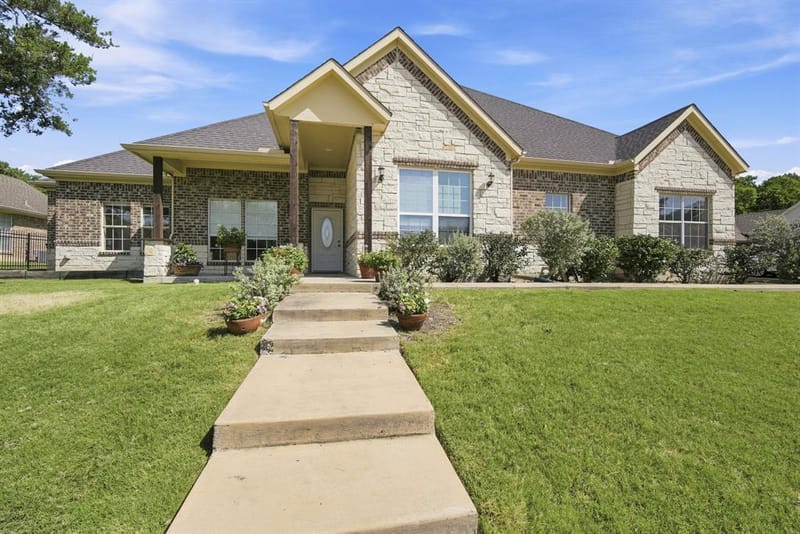 1906 Clearview Drive, Ennis TX 75119 - Photo 4