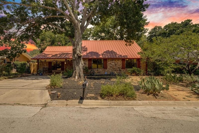2105 Emerson Lane, Denton TX 76209
