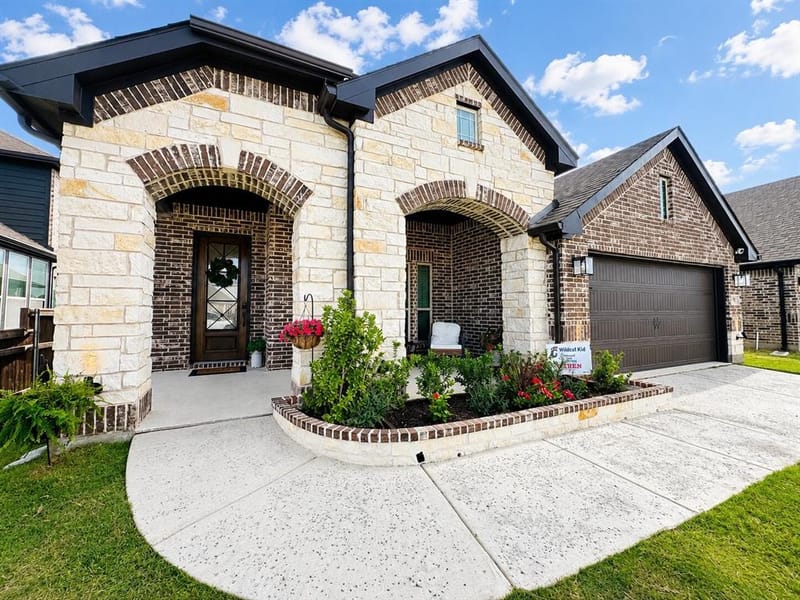 7709 Gatevine Avenue, Joshua TX 76058 - Photo 2