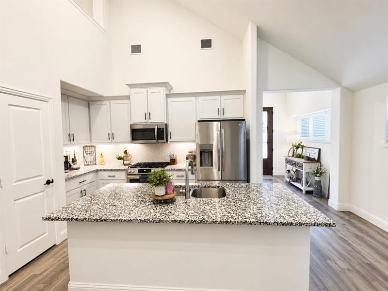 7709 Gatevine Avenue, Joshua TX 76058 - Photo 7