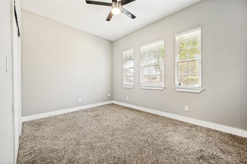2733 Carpenter Avenue, Dallas TX 75215 - Photo 7