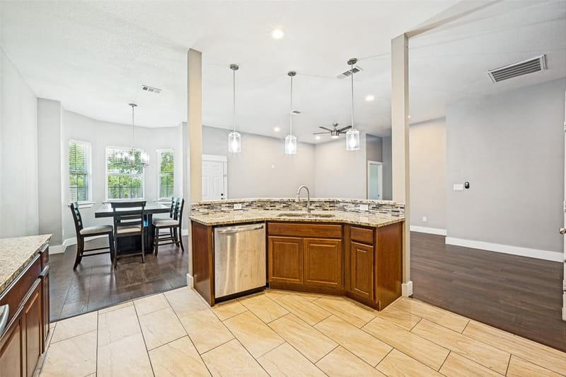2733 Carpenter Avenue, Dallas TX 75215 - Photo 5