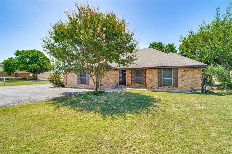 2705 County Road 920, Crowley TX 76036 - Photo 2
