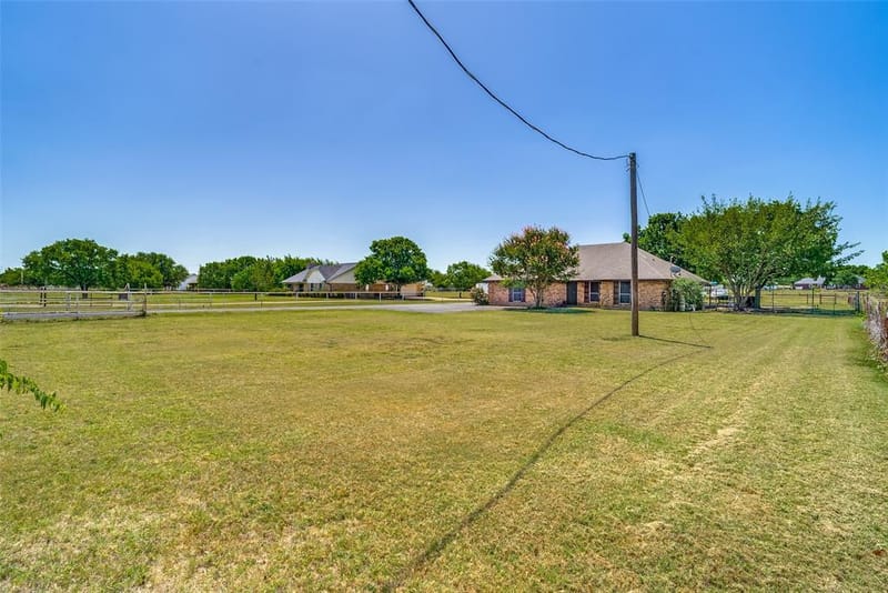 2705 County Road 920, Crowley TX 76036 - Photo 4