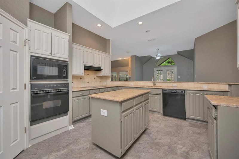4731 Saddlebrook Drive, Benbrook TX 76116 - Photo 7