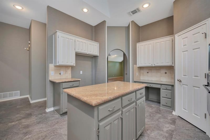 4731 Saddlebrook Drive, Benbrook TX 76116 - Photo 9