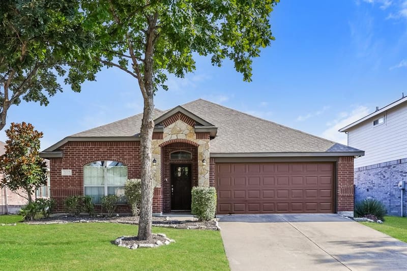 207 Rawhide Street, Waxahachie TX 75165 - Photo 2