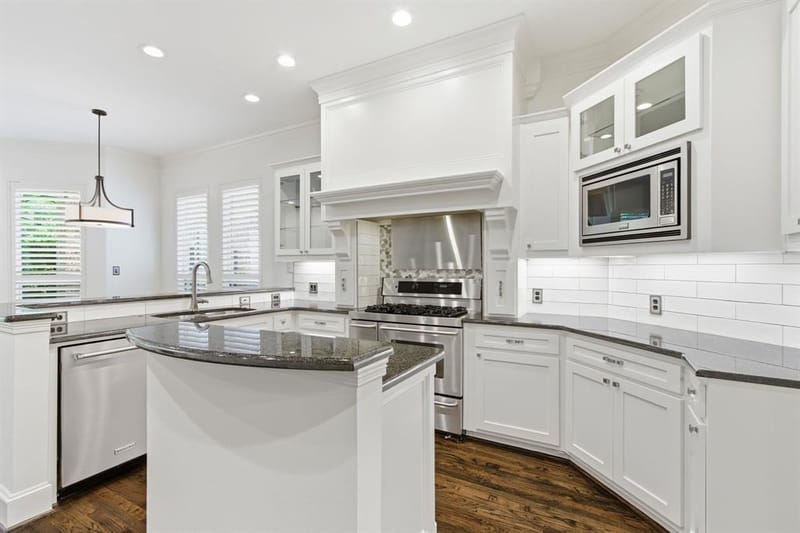 18323 Frankford Lakes Circle, Dallas TX 75252 - Photo 11