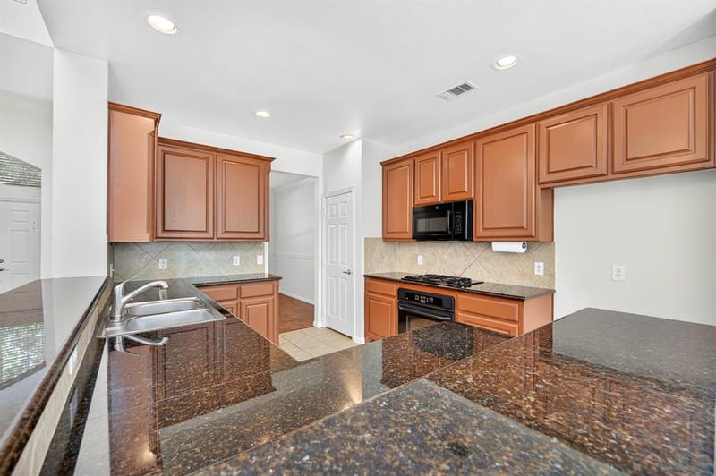 13444 Bavarian Drive, Frisco TX 75033 - Photo 16