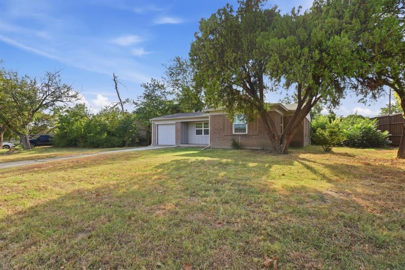 4500 Sherwood Drive, Mesquite TX 75150 - Photo 2
