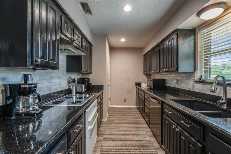 4212 Fairway Drive # 4, Granbury TX 76049 - Photo 12