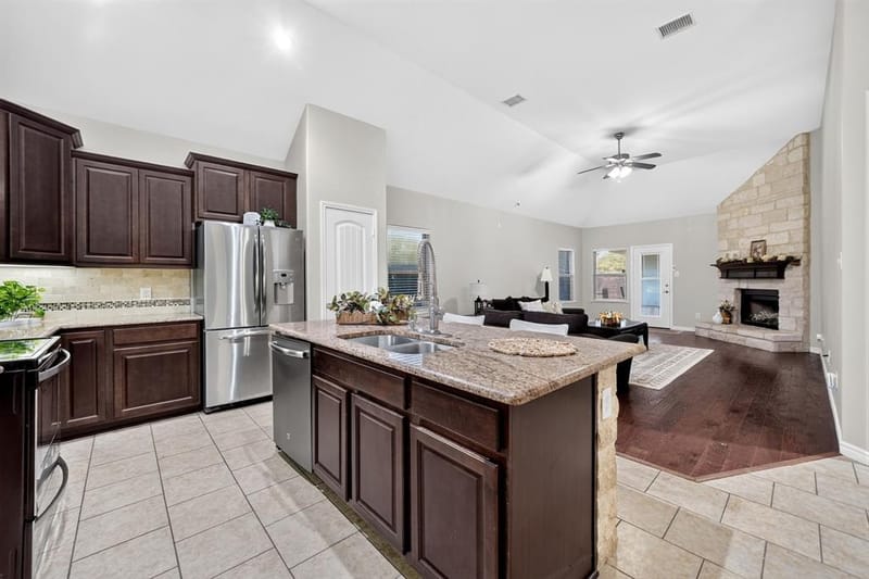 11205 Gibbons Creek Drive, Frisco TX 75036 - Photo 9