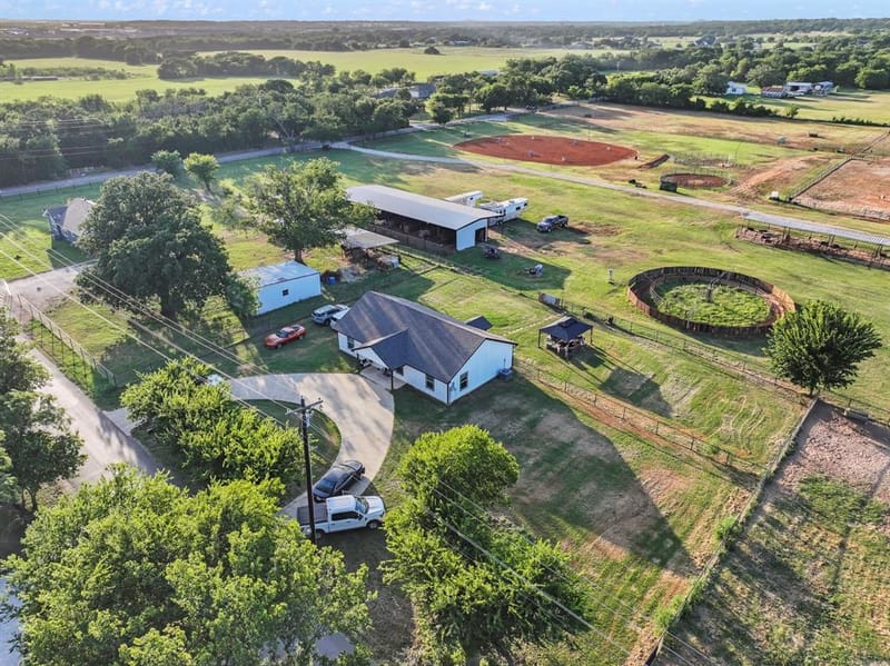 711 County Road 701, Cleburne TX 76031 - Photo 17