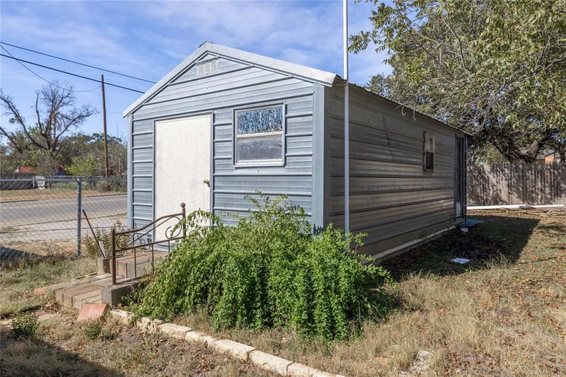 2609 Coggin Avenue, Brownwood TX 76801 - Photo 16