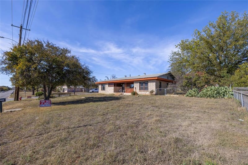 2609 Coggin Avenue, Brownwood TX 76801 - Photo 19
