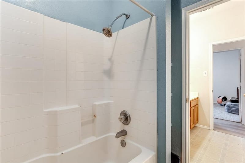 1025 McKavett Drive, Fort Worth TX 76140 - Photo 8
