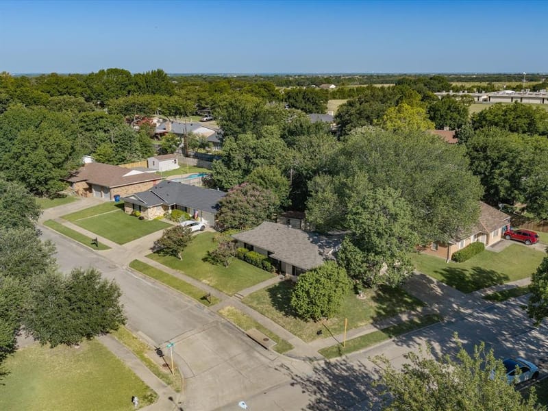 1313 Crestridge Street, Ennis TX 75119 - Photo 9
