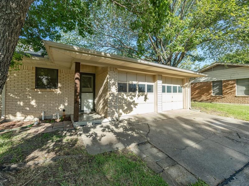 1313 Crestridge Street, Ennis TX 75119 - Photo 33
