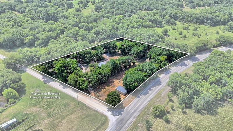 523 Billy Road, Bowie TX 76230 - Photo 4