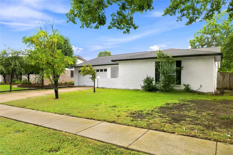 1721 Overbrook Drive, Arlington TX 76014 - Photo 3
