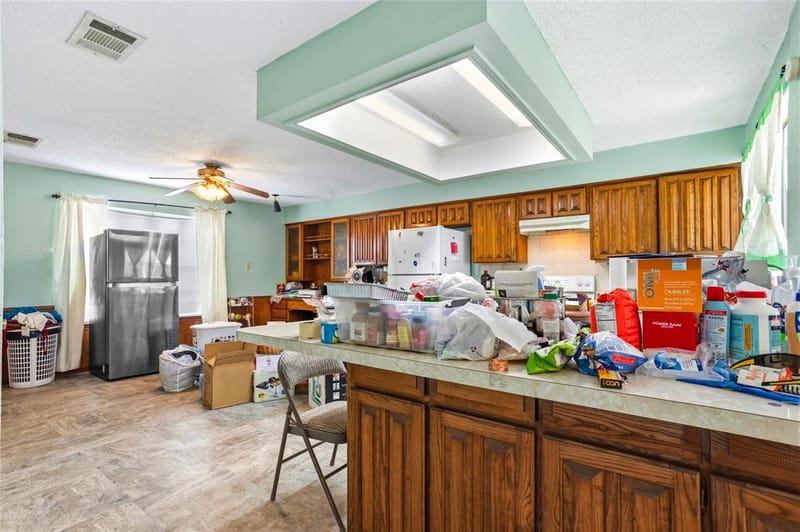 1721 Overbrook Drive, Arlington TX 76014 - Photo 4