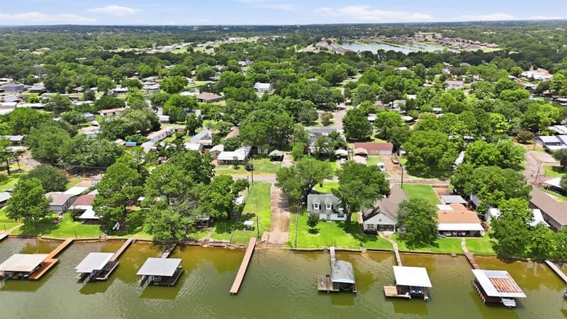 4417 Wildwood Circle, Granbury TX 76049 - Photo 37