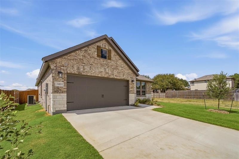 3401 Helena Street, Gainesville TX 76240 - Photo 5