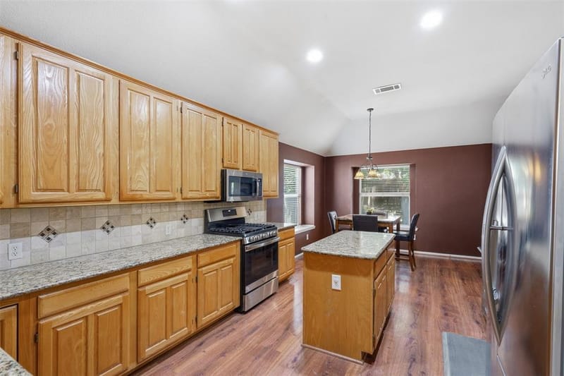4013 Azalea Drive, Haltom City TX 76137 - Photo 9