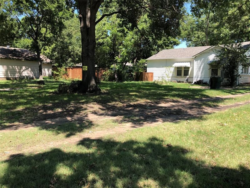 1115 W Lamar Street, Sherman TX 75092 - Photo 2