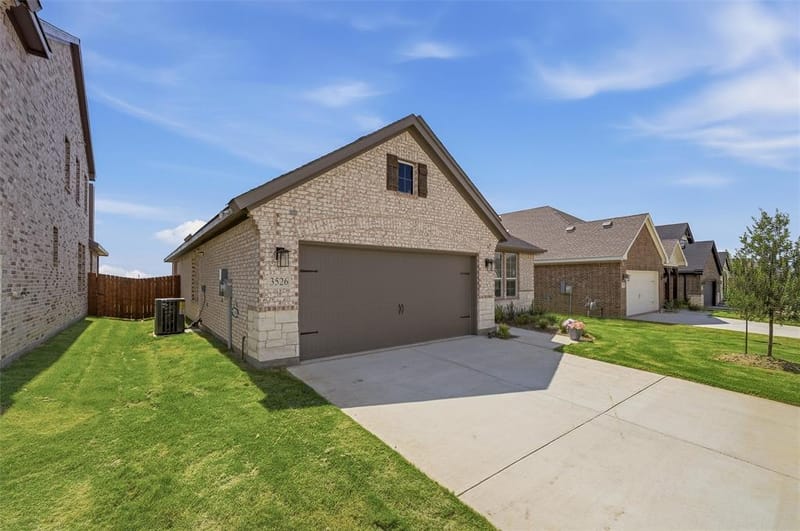 3526 Helena Street, Gainesville TX 76240 - Photo 3