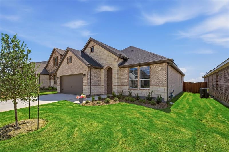 3526 Helena Street, Gainesville TX 76240 - Photo 4
