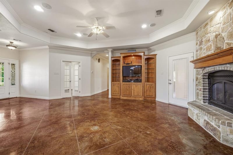 910 Mallard Pointe Drive, Granbury TX 76049 - Photo 6
