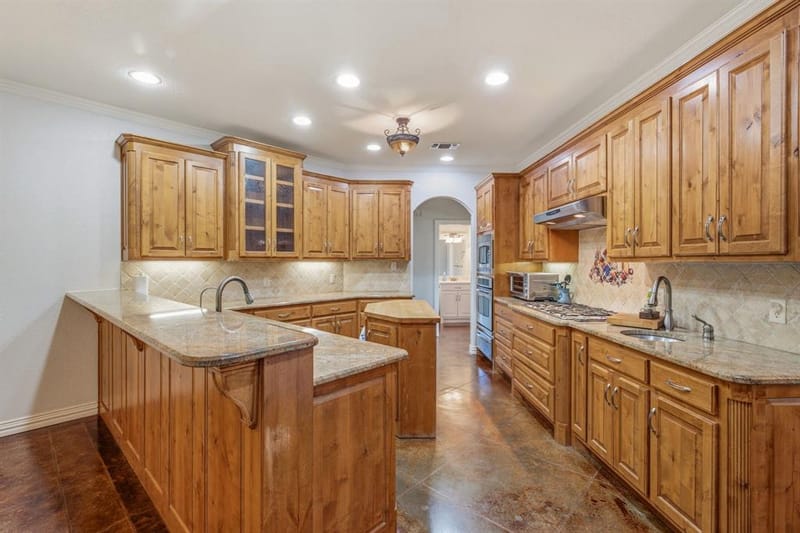 910 Mallard Pointe Drive, Granbury TX 76049 - Photo 12