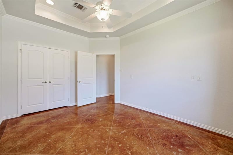 910 Mallard Pointe Drive, Granbury TX 76049 - Photo 22