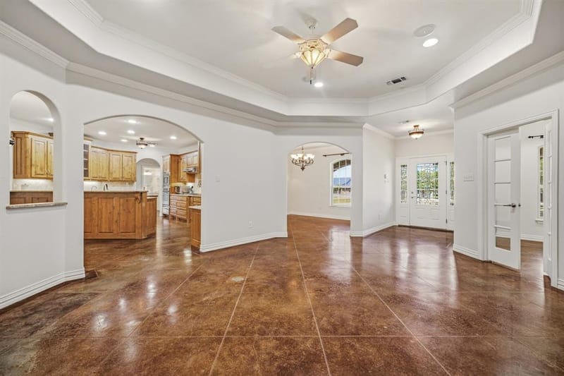 910 Mallard Pointe Drive, Granbury TX 76049 - Photo 7