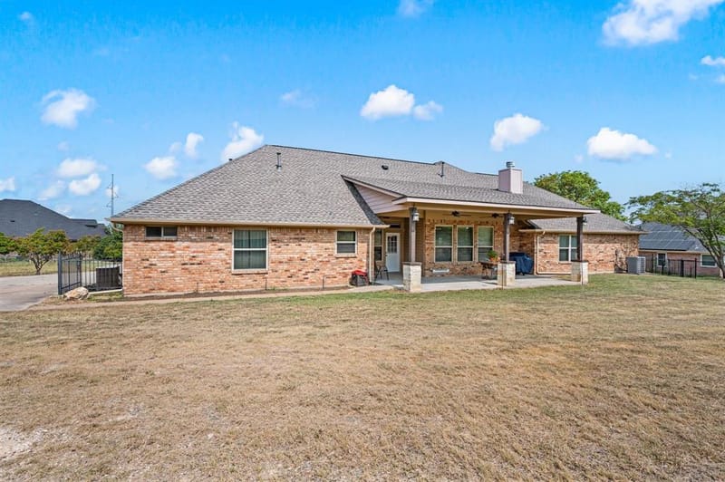 1110 Mount Lane, Rhome TX 76078 - Photo 32