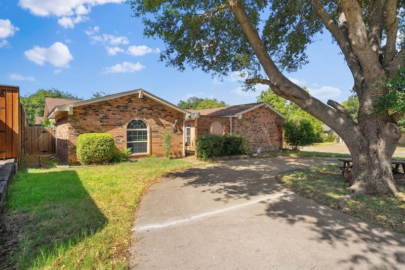 1801 Tameria Drive, Irving TX 75060 - Photo 2