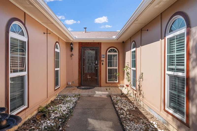1801 Tameria Drive, Irving TX 75060 - Photo 5