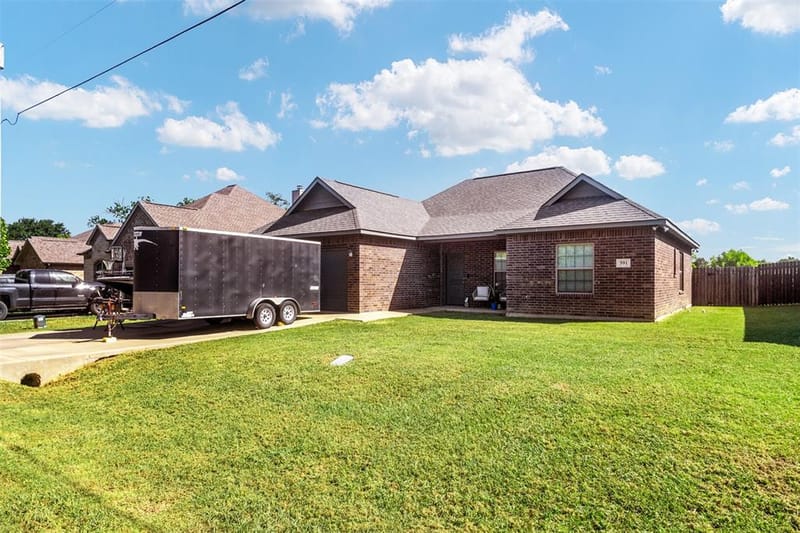 591 E Eubank Street, Mabank TX 75147 - Photo 3