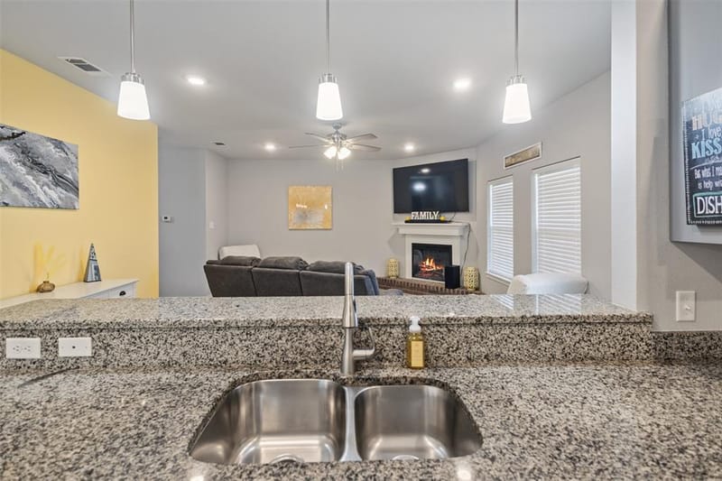 591 E Eubank Street, Mabank TX 75147 - Photo 9
