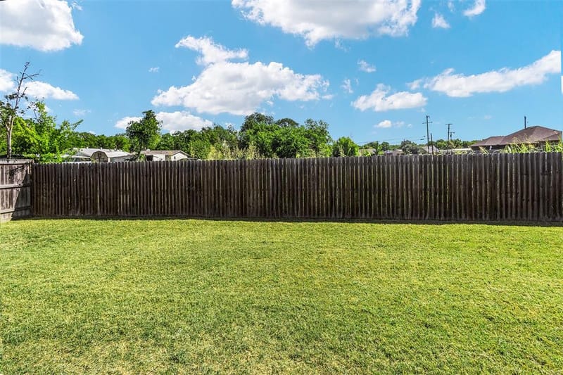 591 E Eubank Street, Mabank TX 75147 - Photo 24