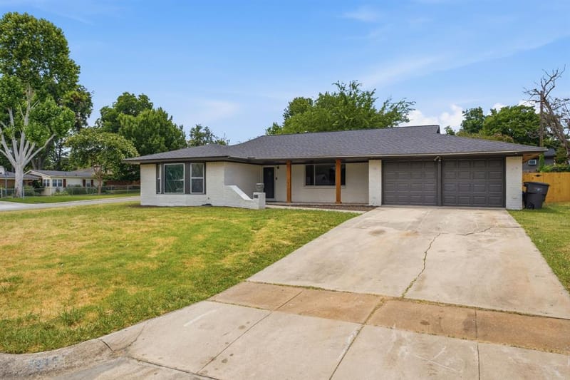 5512 Westcreek Drive, Fort Worth TX 76133 - Photo 2