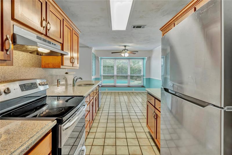 306 Woodlawn Drive, Keene TX 76059 - Photo 11