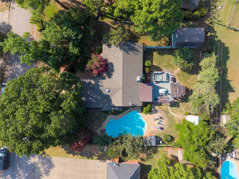 306 Woodlawn Drive, Keene TX 76059 - Photo 31