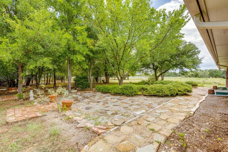 22011 Pebble Drive, Whitney TX 76692 - Photo 37