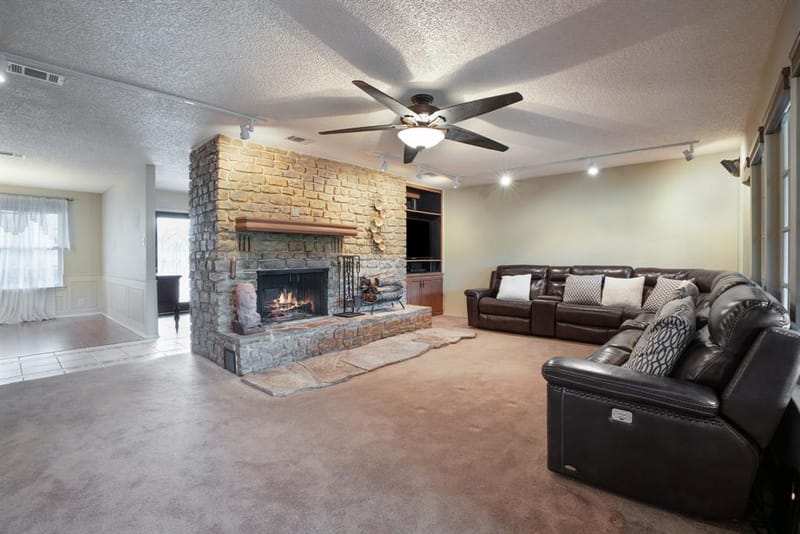 9302 Ravenswood Road, Granbury TX 76049 - Photo 9