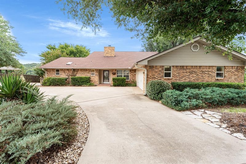 9302 Ravenswood Road, Granbury TX 76049 - Photo 4