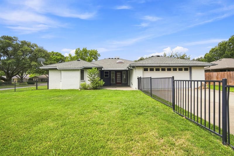 2005 Yorkstown Drive, Ennis TX 75119 - Photo 6