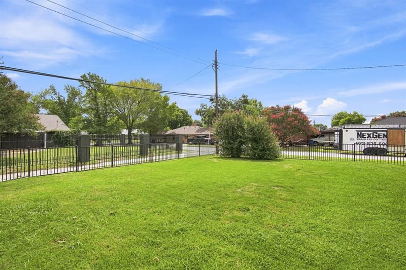 2005 Yorkstown Drive, Ennis TX 75119 - Photo 36